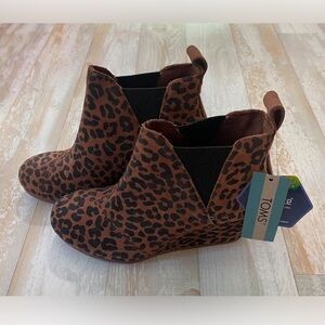 NWT Toms leopard wedge bootie size 6